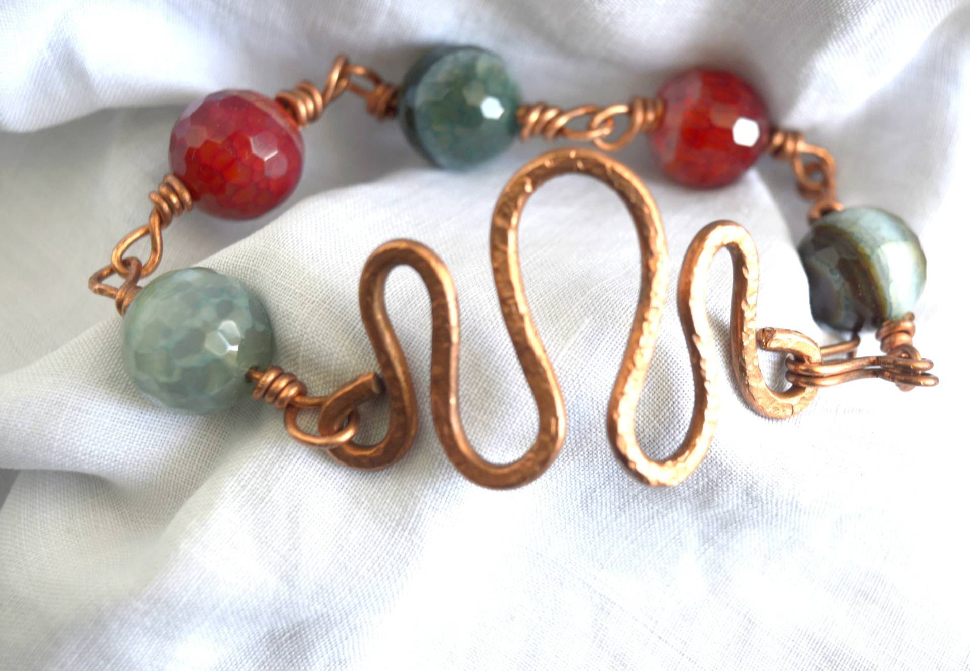 Handgefertigtes Kupferdrahtarmband Mit Achatstein, Kupferdrahtarmband, Draht Umwickelter Schmuck, Kupferschmuck Kostenloser Versand Handgefertigtes Kupferdrahtarmband Mit Achatstein, Kupferdrahtarmband, Draht Umwickelter Schmuck, Kupferschmuck Kostenloser Versand von ASUlrichDesign
