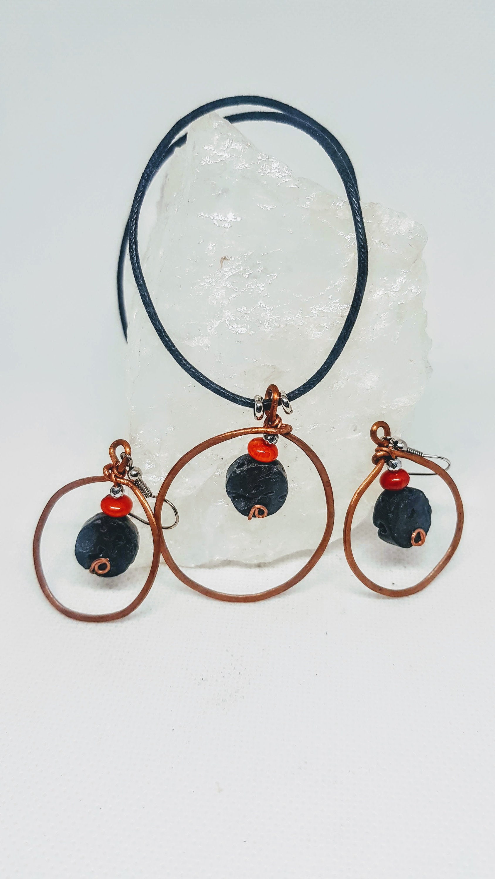 Lava Und Koralle Schmuck Set, Moderne Schmuckset, Kupferdraht Set, Wire Wrapped Kupfer Schmuck, Edelstein Halskette, Boho Wire Ohrringe Lava Und Koralle Schmuck Set, Moderne Schmuckset, Kupferdraht Set, Wire Wrapped Kupfer Schmuck, Edelstein Halskette, Boho Wire Ohrringe von ASUlrichDesign