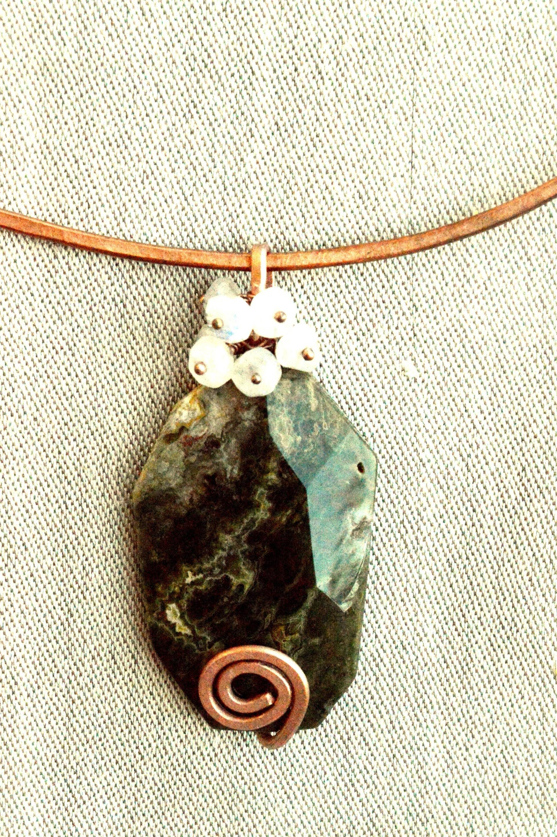 Ozean Jaspis Anhänger, Kupfer Draht Anhänger, Edelstein Anhänger, Kunsthandwerk Schmuck, Jaspis Und Mondstein Anhänger, Handdraht Anhänger Ozean Jaspis Anhänger, Kupfer Draht Anhänger, Edelstein Anhänger, Kunsthandwerk Schmuck, Jaspis Und Mondstein Anhänger, Handdraht Anhänger von ASUlrichDesign