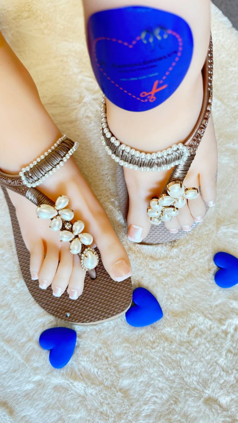 Handverzierte Original Havaianas - Unikat Personalisiert Flip Flops Bling Mit Kristallen Und Ziersteinen Braun Sparkle Sandalen von ASandalendelux