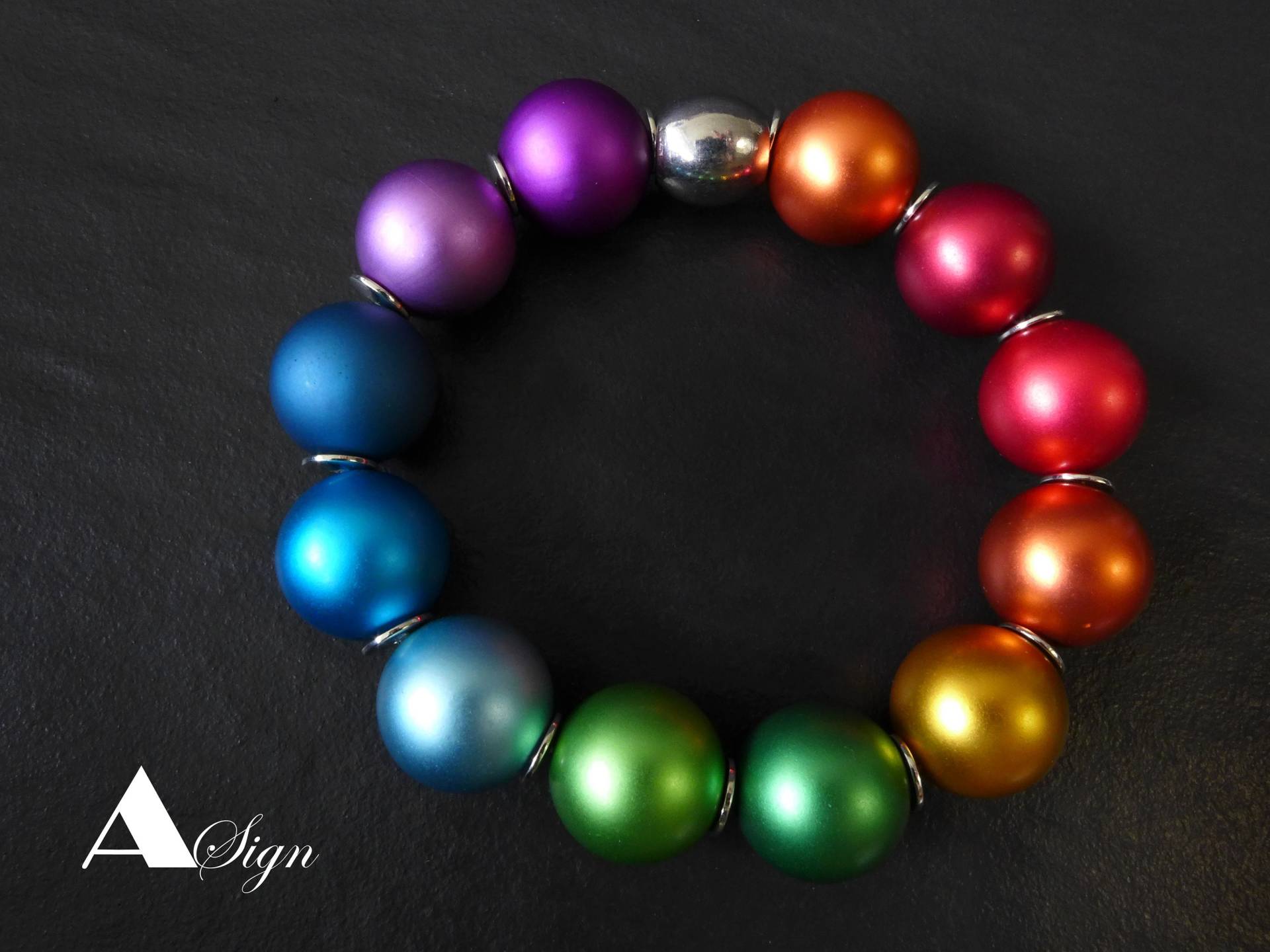 A Sign Copacabana Regenbogen/Bunt Stretch-Gummi-Damen Armband Aluminium-Kugeln Massiv Silber-Spacer A Sign Copacabana Regenbogen/Bunt Stretch-Gummi-Damen Armband Aluminium-Kugeln Massiv Silber-Spacer von ASignSchmuckDesign