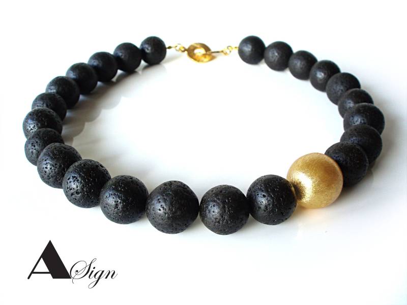 A Sign Luna Nr.7 Damen Halskette Kette Lavastein Schwarz 18 Mm Kugel Gebürstet 925Er-Silber Ringverschluss Vergoldet von ASignSchmuckDesign