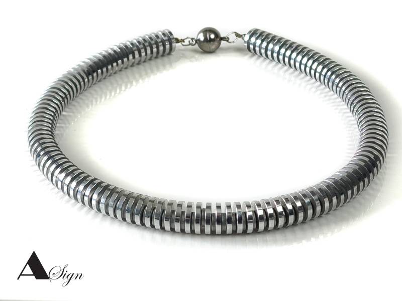 A Sign Silver Pulse - Handgefertigte Aluminiumkette Mit Edelstahl-Magnetverschluss | Moderne Statement-Kette in Silberoptik von ASignSchmuckDesign