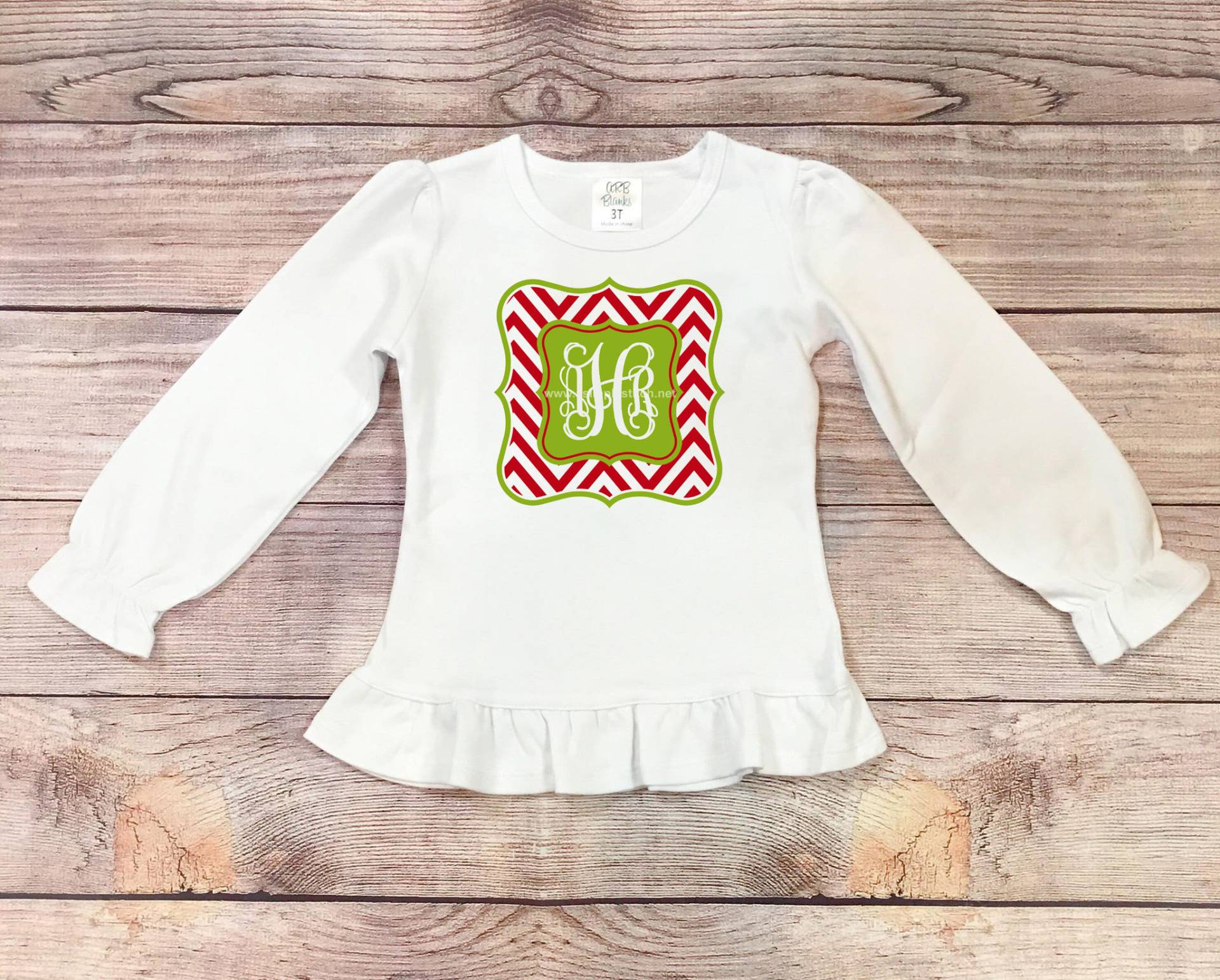 Ausgefallenes Chevron Monogramm - Weihnachtsshirt Personalisiertes Direkt Zum Kleidungsstück Bedrucktes Shirt von ASimpleStitch1