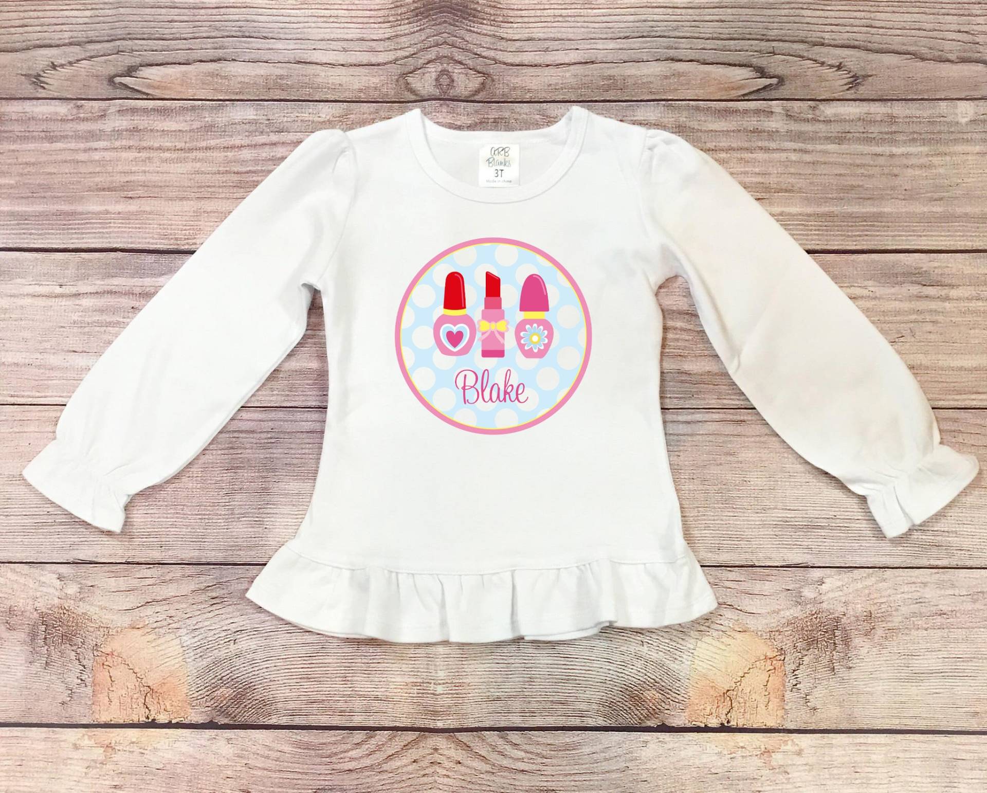 Lippenstift, Makeup Und Nagellack Design - Perfekt Für Dich Oder Deine Kleine Diva Personalisiertes Direkt Auf Kleidungsstück Gedrucktes Shirt von ASimpleStitch1