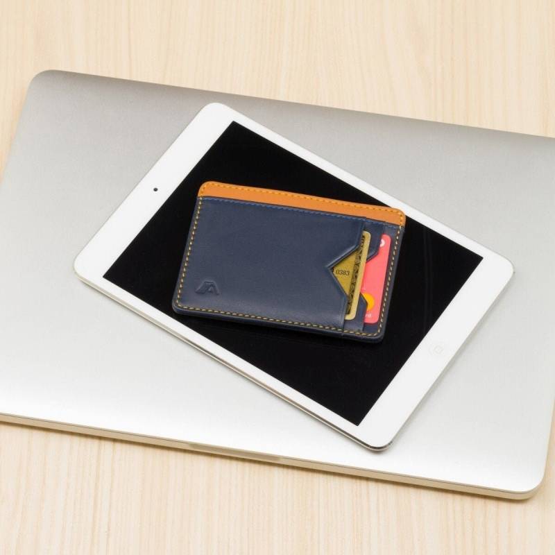 Schlanke Leder Rfid Kartenhülle Mit Id Fenster - Kumo Schlanke Leder Rfid Kartenhülle Mit Id Fenster - Kumo von ASlimLondon