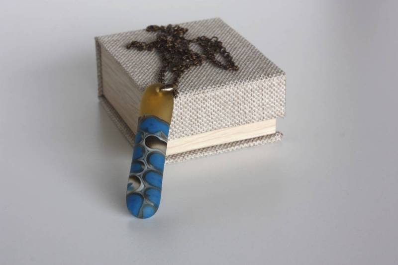 Handgemachte Glas Anhänger Kette, Warm Blau & Bernstein von ASmallProduction
