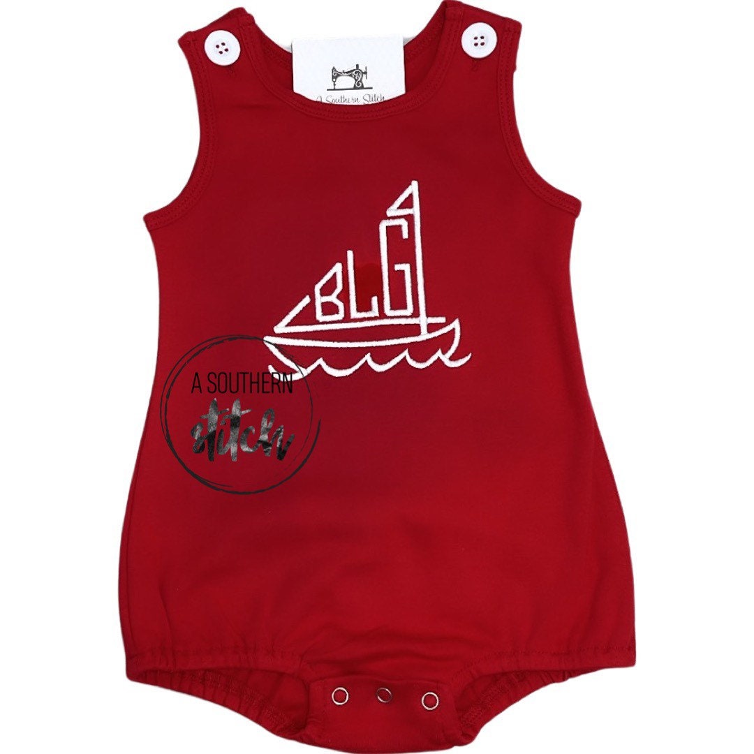 Rote Monogrammierte Bubble | Segelboot Monogramm Strickblase Rote Monogrammierte Bubble | Segelboot Monogramm Strickblase von ASouthernStitchMS