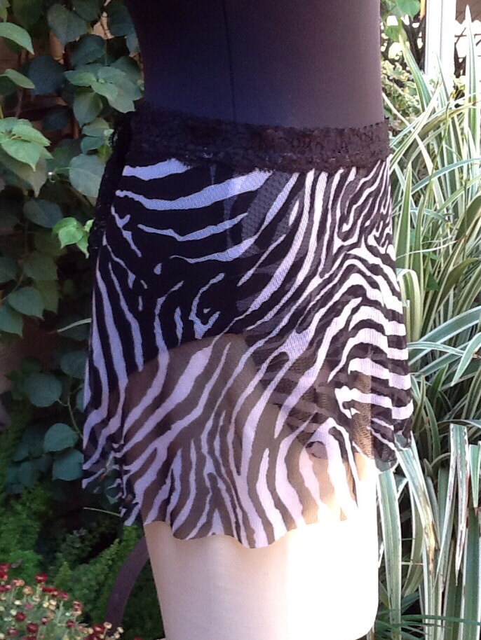 Ballett/Tanz-Wrap-Rock in Schwarz/Weiß Zebra Ballett/Tanz-Wrap-Rock in Schwarz/Weiß Zebra von ASummersDream