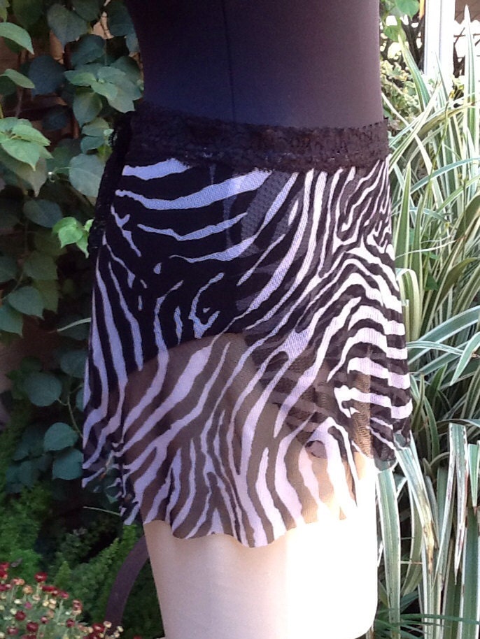 Ballett/Tanz-Wrap-Rock in Schwarz/Weiß Zebra Ballett/Tanz-Wrap-Rock in Schwarz/Weiß Zebra von ASummersDream