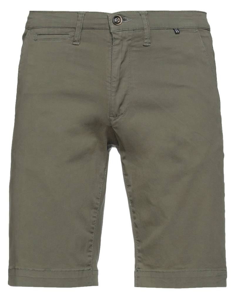 AT.P.CO Shorts & Bermudashorts Herren Militärgrün von AT.P.CO