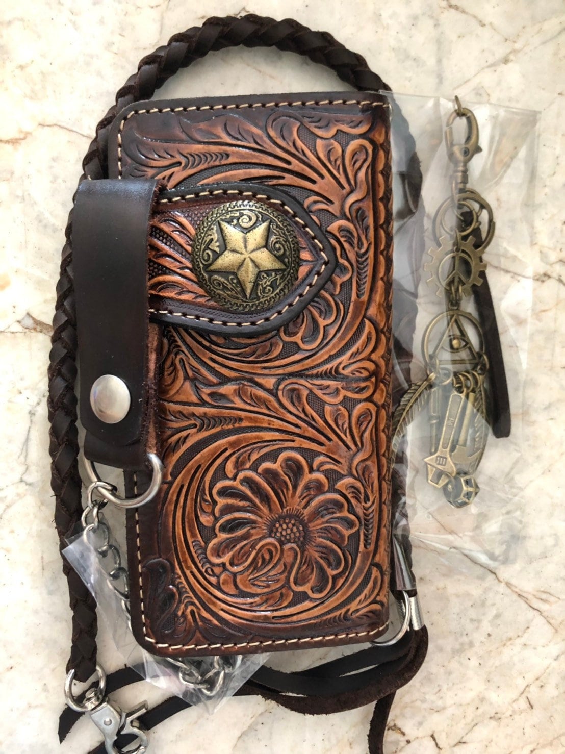 Geschnitztes Leder Biker Portemonnaie Kette Blume Geschnitzt Bifold Western Cowboy Jahrestag Geschenk Für Ihn von AT7777