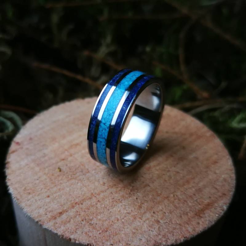 Einzigartiger Handgefertigter Titan Ring "Trinity" Mit Türkis Und Lapis Lazuli Inlay von ATDesignStudio
