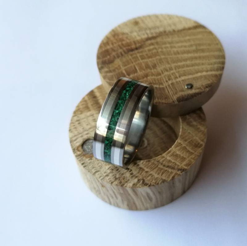 Titanring Mit Doppeltem Silber - Und Einfachm Malachitkanal von ATDesignStudio