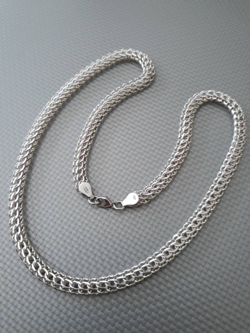 Handgefertigte Silberne Damenkette von ATELIERYOURI