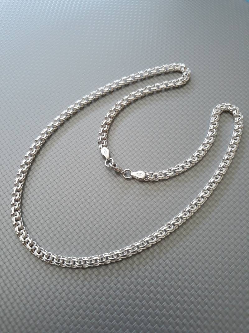 Handgefertigte Silberne Damenkette von ATELIERYOURI