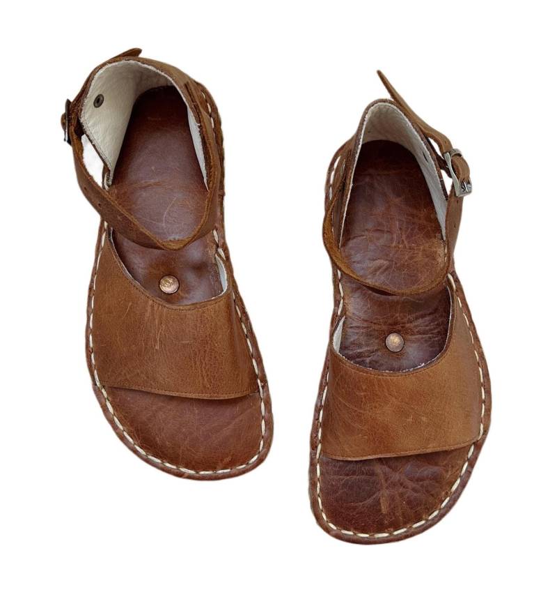 Handgefertigte Ledersandalen Kupfernieten, Barfuß Design Für Frauen von ATICAgroundingshoes