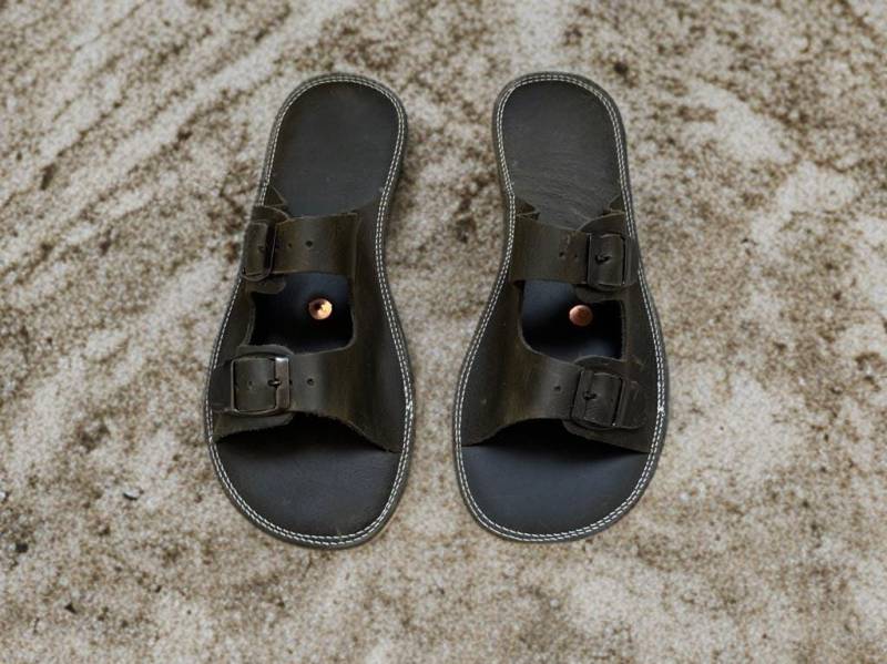 Neue Handgefertigte Erdungs-Hausschuhe Für Männer, Erdungssandalen Mit Kupfernieten, Militärgrün von ATICAgroundingshoes