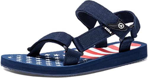 ATIKA Herren Islander Walking-Sandalen, Fußgewölbeunterstützung, für Trail Outdoor Wandern Sandalen Riemen Sport Sandalen Sommer Wasserschuhe, M114 1pack - Stars and Stripes, 45 EU von ATIKA