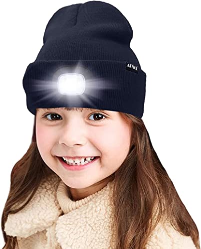 ATNKE Kids LED beleuchtete Mütze mit Licht, USB Wiederaufladbare 4 LED Scheinwerfer wasserdichte Winterwärmer Strick Nachthüte mit leichten Jungen Mädchen/Navy von ATNKE