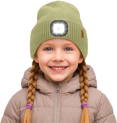 ATNKE Kinder LED Mütze mit Licht, USB Wiederaufladbare 4 LED Beleuchtete Laufmütze Freihändig Stirnlampe Winter Warm Fleece Gefüttert Strick Mütze Geschenke für Jungen und Mädchen/Army Green von ATNKE
