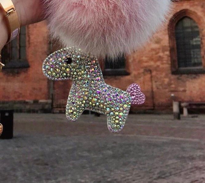 Bling Pferd Taschenanhänger Mit Hellrosa Pelz Pompoms Swarovski Ab Kristall Luxus Schlüsselanhänger von ATSlowTimes