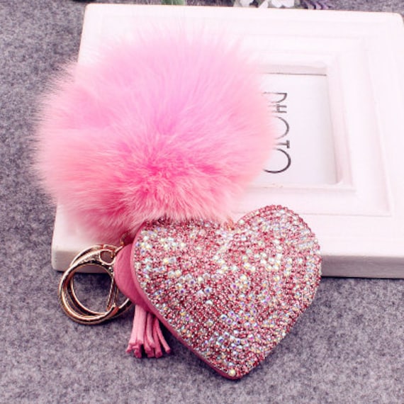 Niedliche Keychain Pelz Pompoms Pink/Lila Schein Kristall Herz Liebe Charme Form Taschenanhänger Pelzigen Schlüsselanhänger Bling Schlüsselring von ATSlowTimes