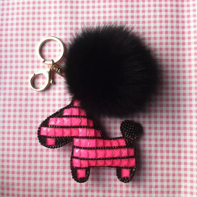 Süße Tasche/Geldbörse Charme Hot Pink Schwarz Little Horse Anfügen Schwarz Pom Pom, Shine Bling von ATSlowTimes