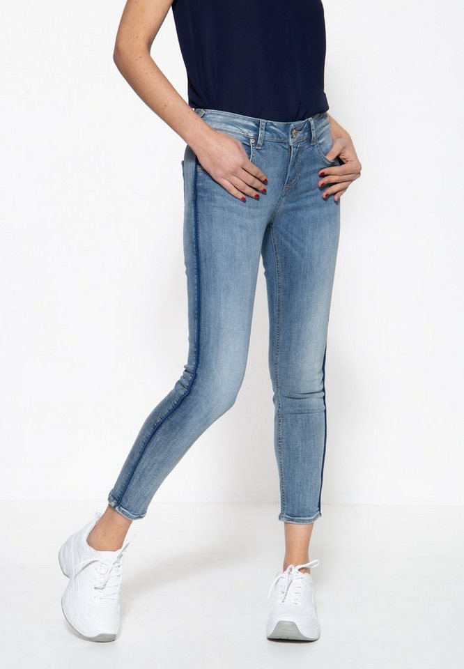 ATT Jeans 5-Pocket-Jeans Leoni mit seitlichem Paspelstreifen von ATT Jeans