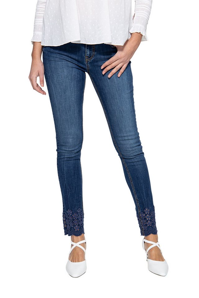 ATT Jeans Slim-fit-Jeans Chloe mit floralen Lockstickereien am Saum von ATT Jeans