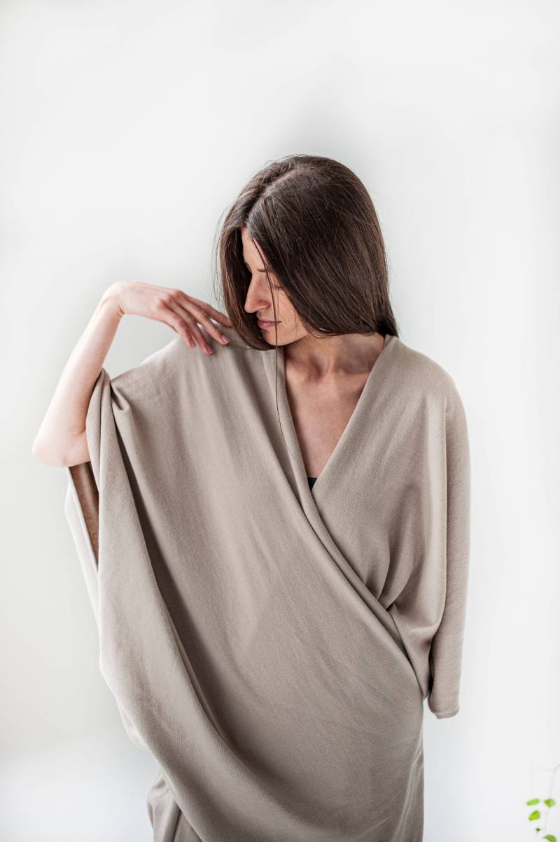 Gestricktes Sommerkleid, Longline-Kleid, Entspanntes Kleid, Oversized Lange Weste, Baumwollkleid, Atuko-Kleid, Morgenmantel, Kaftan von ATUKO