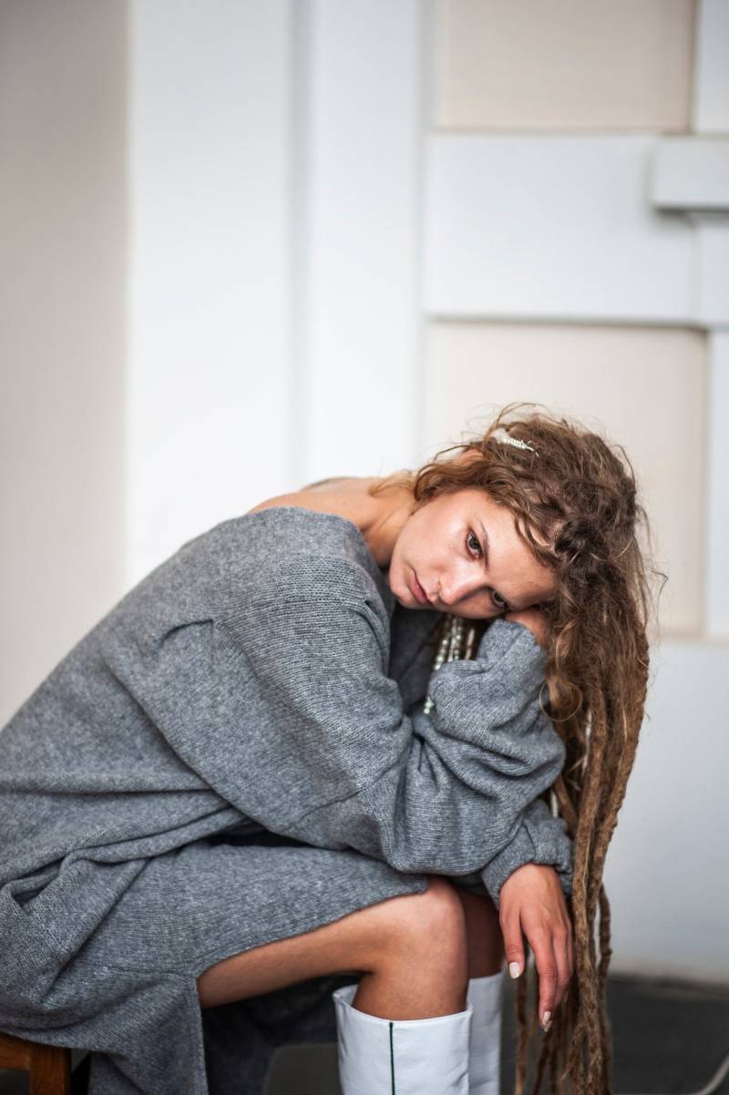 Oversized Winter Kleid, Merino V Ausschnitt Kleider, Langes Schwarzes Warmes Tunika Loose Fit Übergroßes Kleid von ATUKO