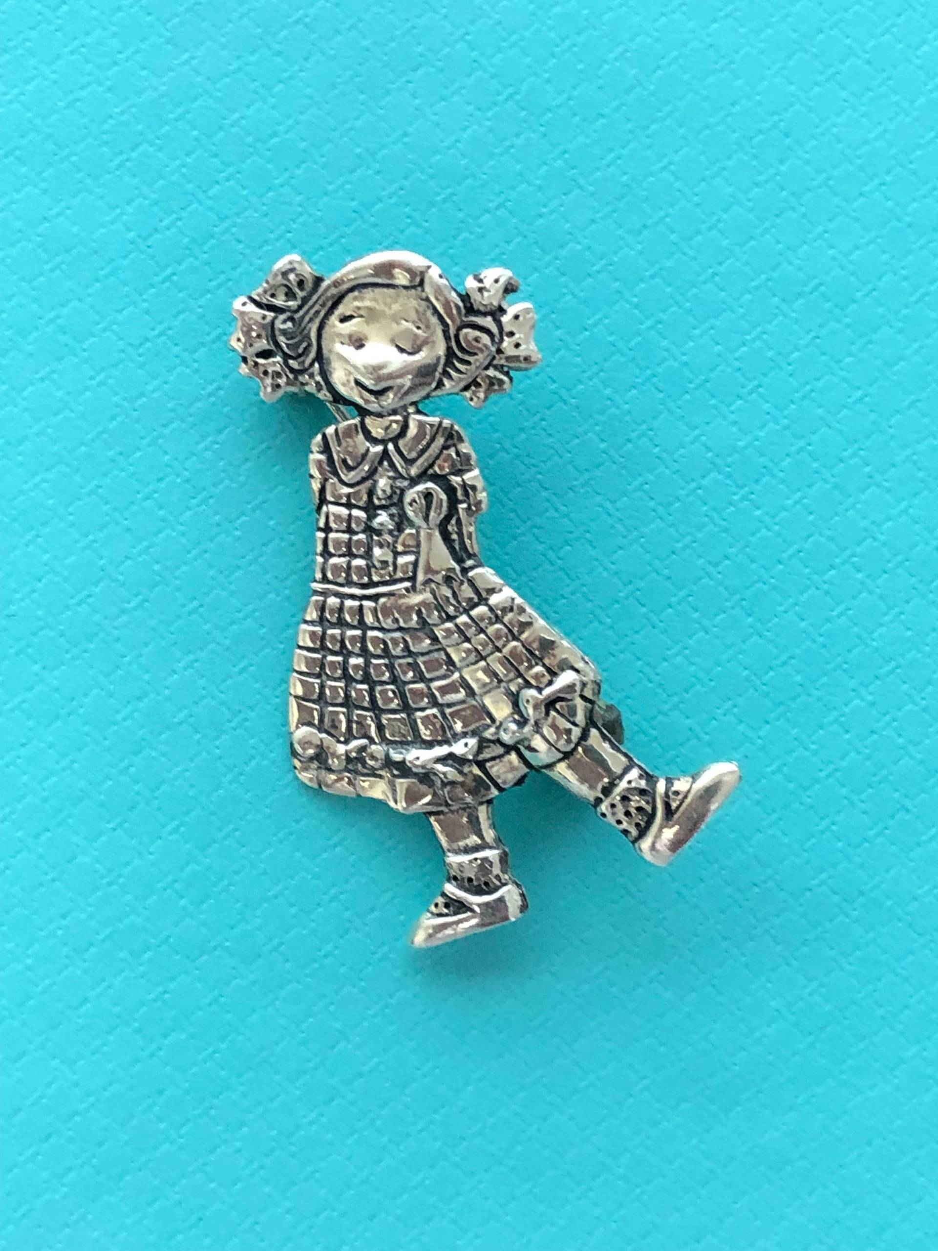Little Girl Pin, Junge Dame Sterling Silber Vintage Brosche von ATZAJEWELRY