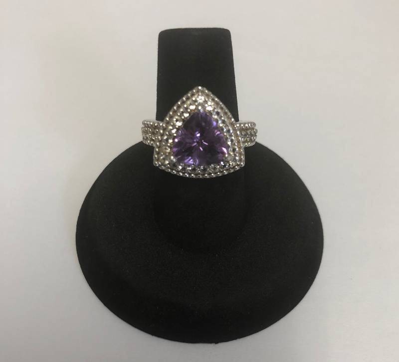 Silber 925, Natürlicher Amethyst Edelstein Dreieck Form Frauen Ring von ATZAJEWELRY