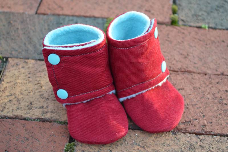 Baby Booties Bleiben Auf, Crimson Cord von ATaleOfTwoThreads