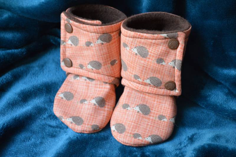 Baby Booties Bleiben Auf, Igel Wald Wald, Herbst von ATaleOfTwoThreads