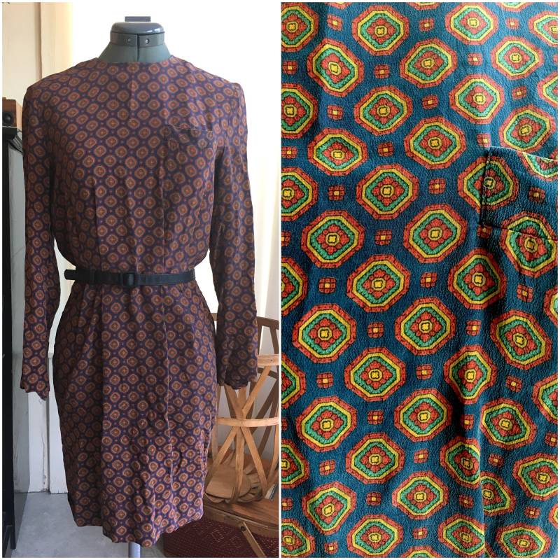 Seidiges Figurbetontes Kleid Seidiges Figurbetontes Kleid von ATallTale