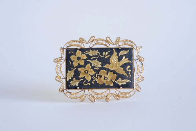 Filigrane Goldene Brosche - Vogel Und Blumen Schwarz von ATreasureHunt