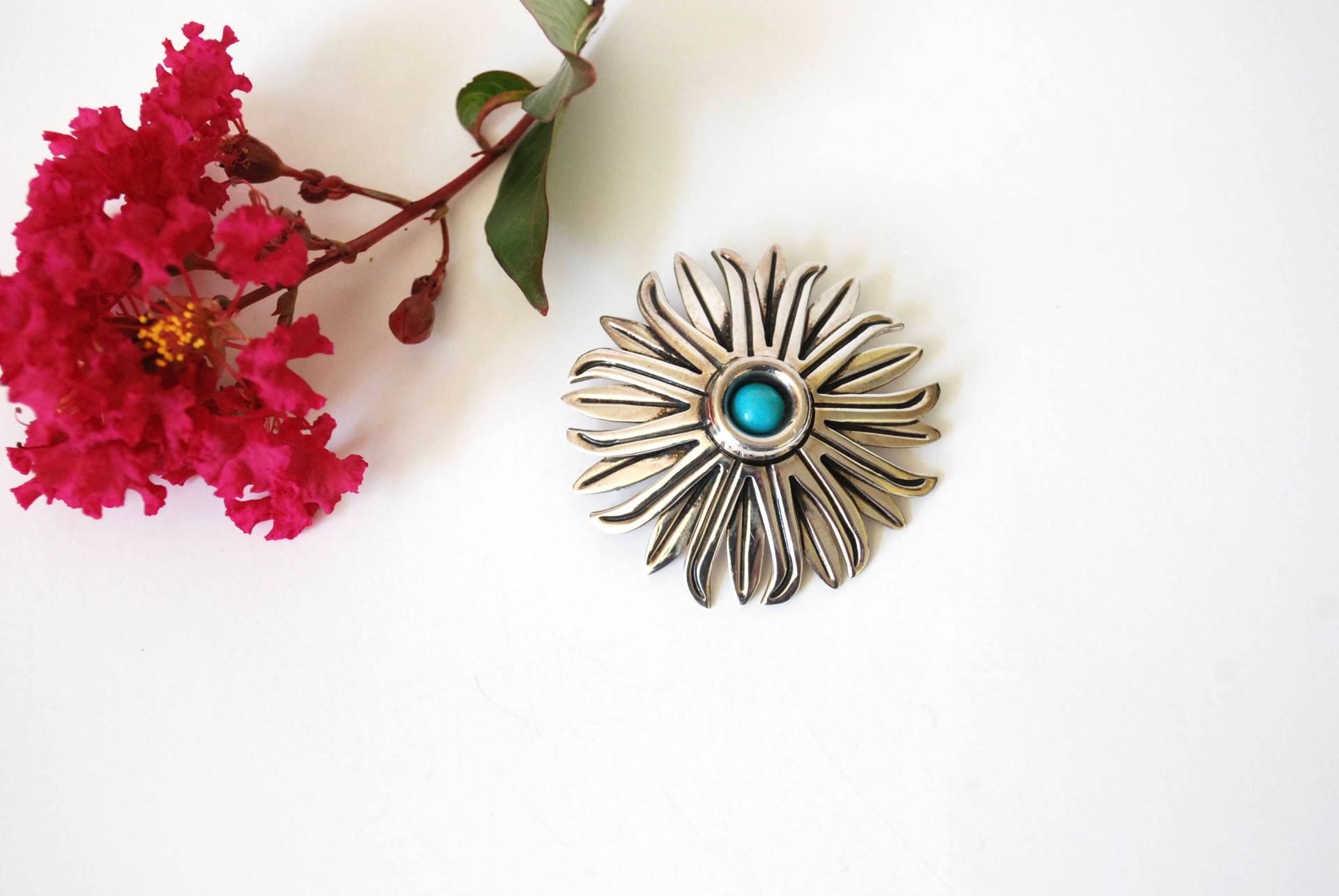 Große Sterling Blumenbrosche - Geschichteten Daisy Türkis Aqua Silber von ATreasureHunt