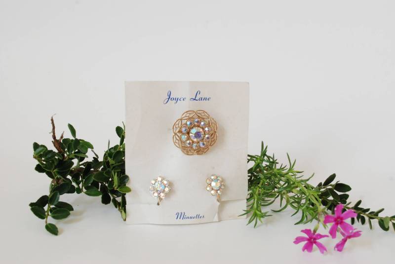 Joyce Lane - Neue Vintage Brosche & Ohrringe Minuettes Schillernde Schraube Zurück Ungetragen von ATreasureHunt