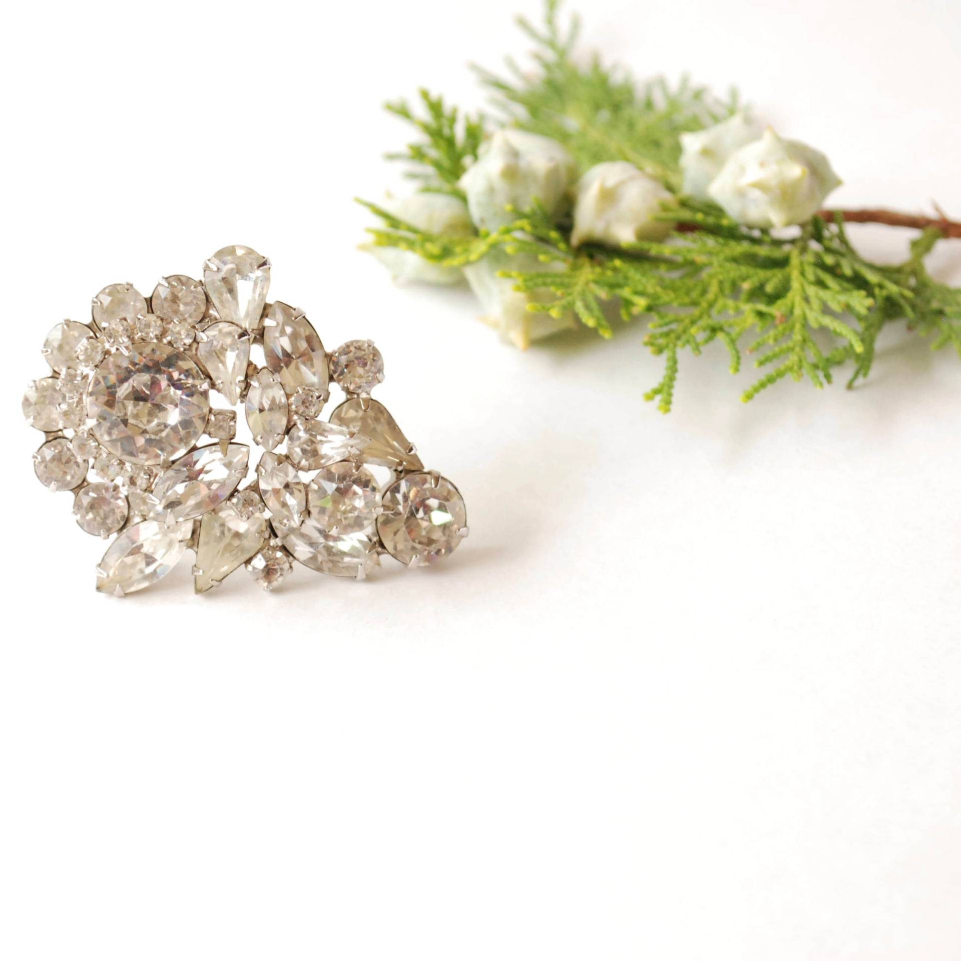 Weiss Strass-Brosche - Kristall Farblos Klare 1960 Anweisung Stück von ATreasureHunt