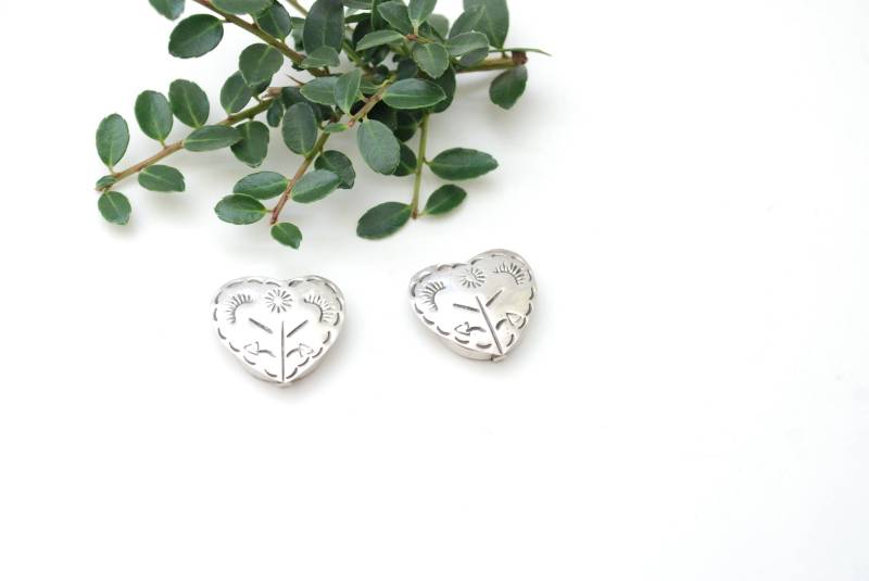 sterling Patchwork Herz Knopf Abdeckungen - Absteppen 2 Set Silber Westlichen Verschleiß Charme sterling Patchwork Herz Knopf Abdeckungen - Absteppen 2 Set Silber Westlichen Verschleiß Charme von ATreasureHunt