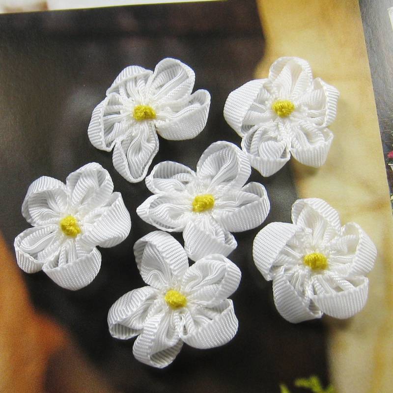 10 Stk - 30mm Blume Aufnäher Ap006 10 Stk - 30mm Blume Aufnäher Ap006 von ATsupplies