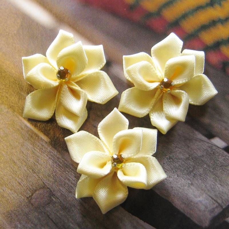 8 Stück - 30 Mm Strass Blumen Applikationen Ap012 von ATsupplies