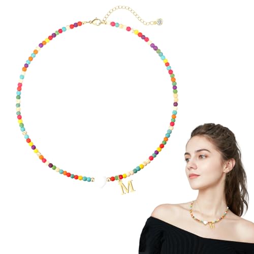 Bunte Perlenkette mit Buchstaben, Niedliche Halskette Goldfarbener Initial-Anhänger Halskette Bohemian Initial Halskette Bunte Perlenhalskette Strand-Schmuck für Frauen - M von AUEFUDQ