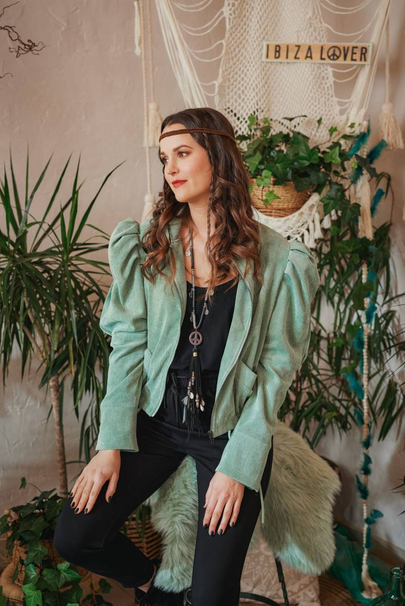 Boho Blouson Frühjahrsmode Jacke Mode Damen Damenmode Frühjahr Boho Ibiza Hippie Style Mint Cord Puffärmel Pistazien-Grün Limitierte Edition von AURADAMOR