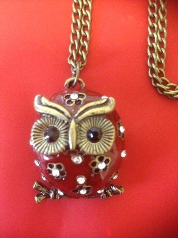 Eulen Anhänger Aus Messing Und Roter Emaille Mit Kette Eulen Anhänger Aus Messing Und Roter Emaille Mit Kette von AURANABAZAAR