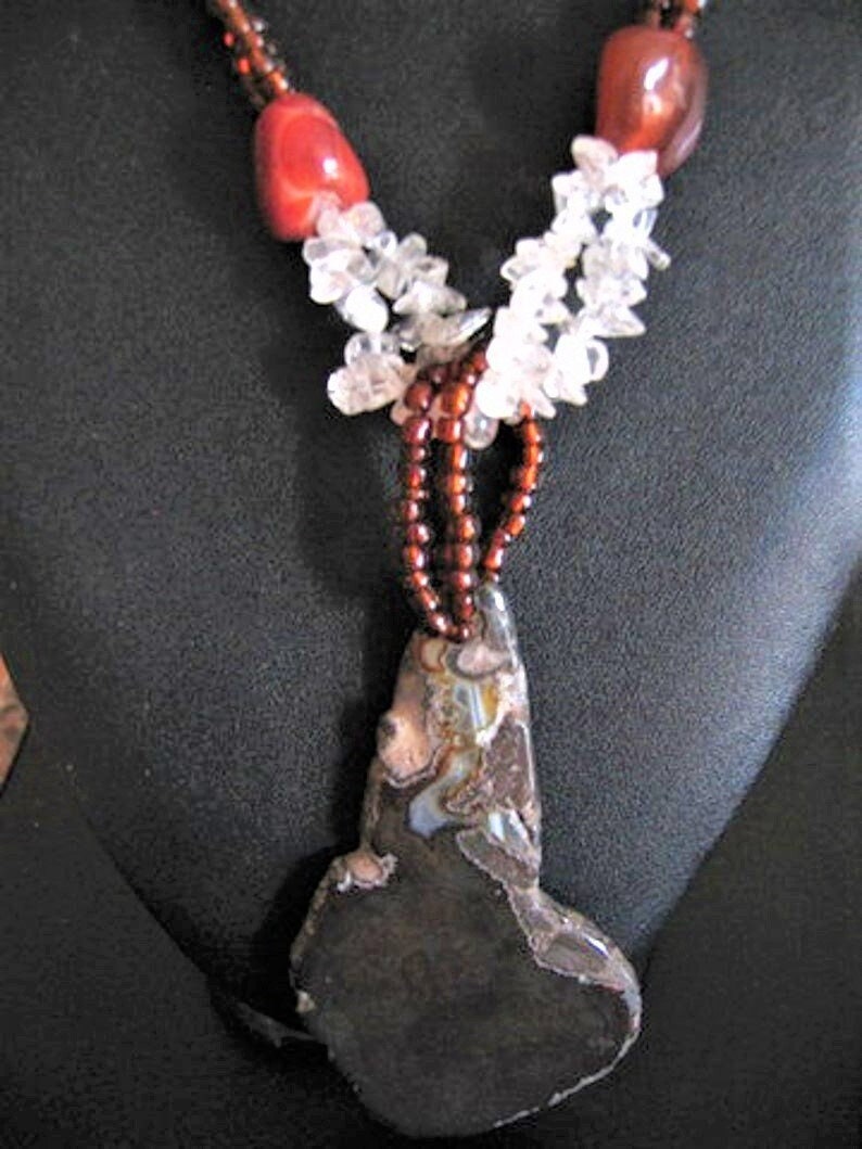 Halskette Aus Achat Crystal Quarz Und Karneol Mit Orange Glasperlen von AURANABAZAAR