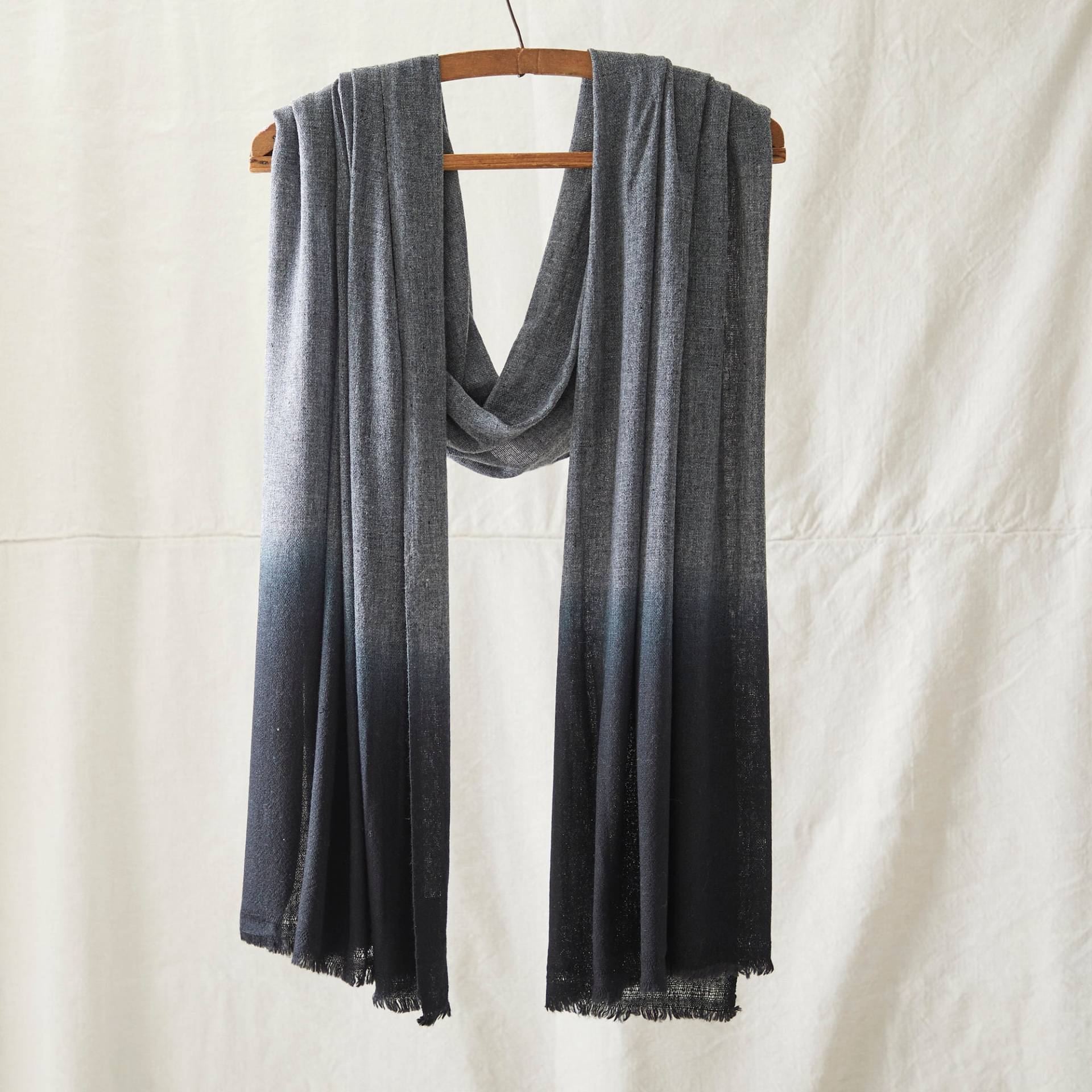 Fair Trade Dipdye Ombre Geschenk Verpackt in Weicher Merino Wolle Schal Fair Trade Dipdye Ombre Geschenk Verpackt in Weicher Merino Wolle Schal von AURAQUEDesign