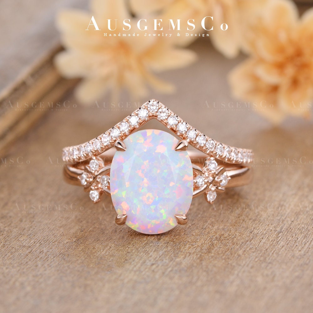 10x8mm Opal Verlobungsring Set Rosegold Lab Braut Diamant Cluster Blume Floral Ring Oval Schliff Weinlaub Frauen Facettiert von AUSGEMSCo